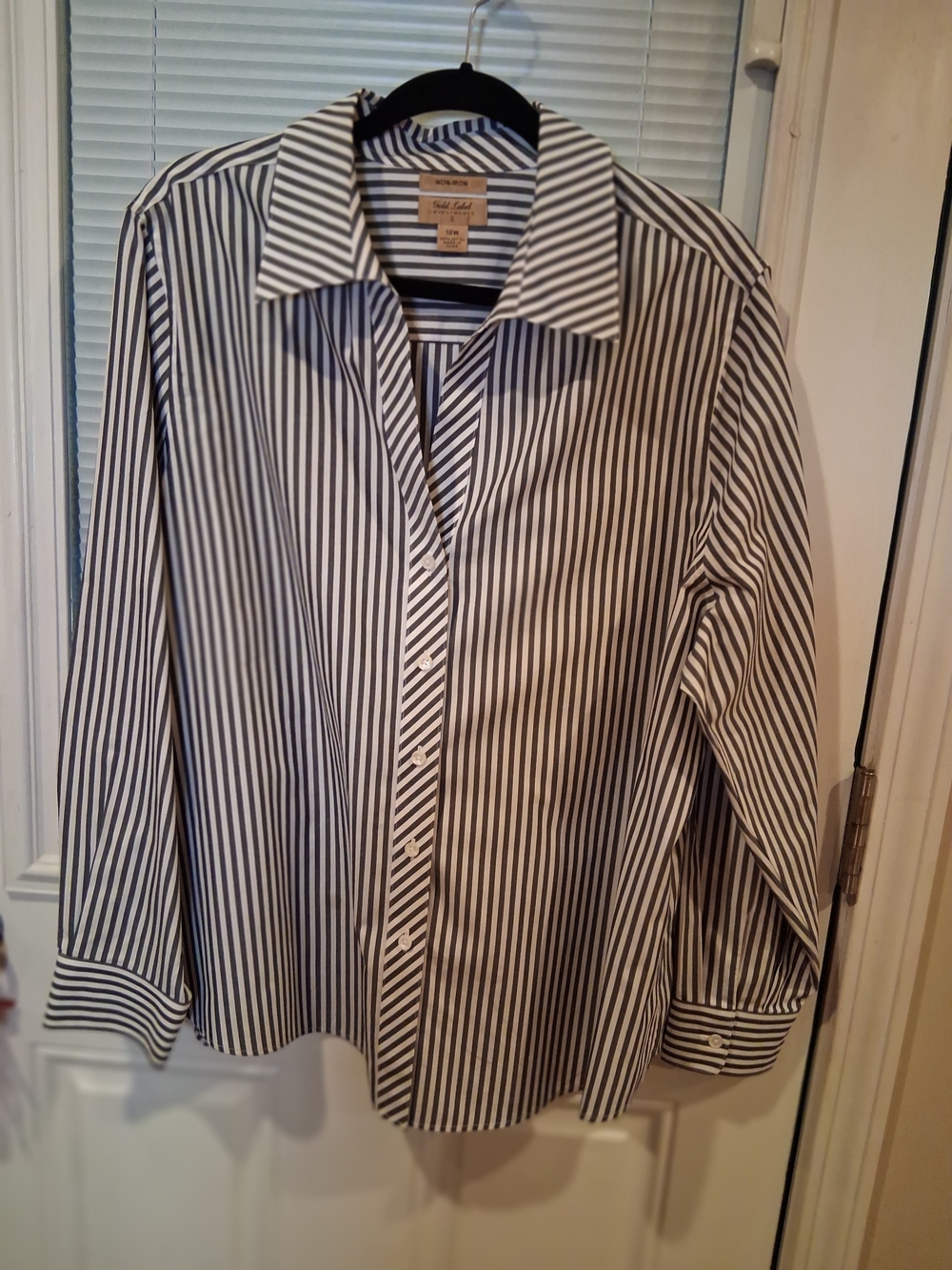 Gold Label Investments Striped Cotton Button Down in White & Black Size 18W